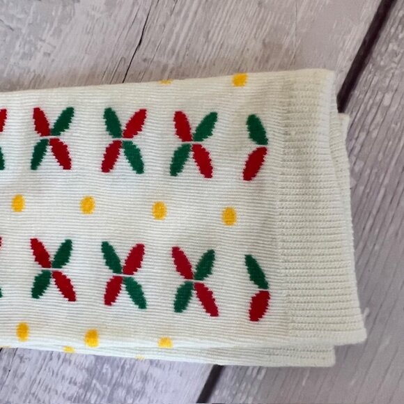 2-Pack Cute Vintage-Inspired Crew Socks – Floral & Retro Patterns - Picture 5 of 6